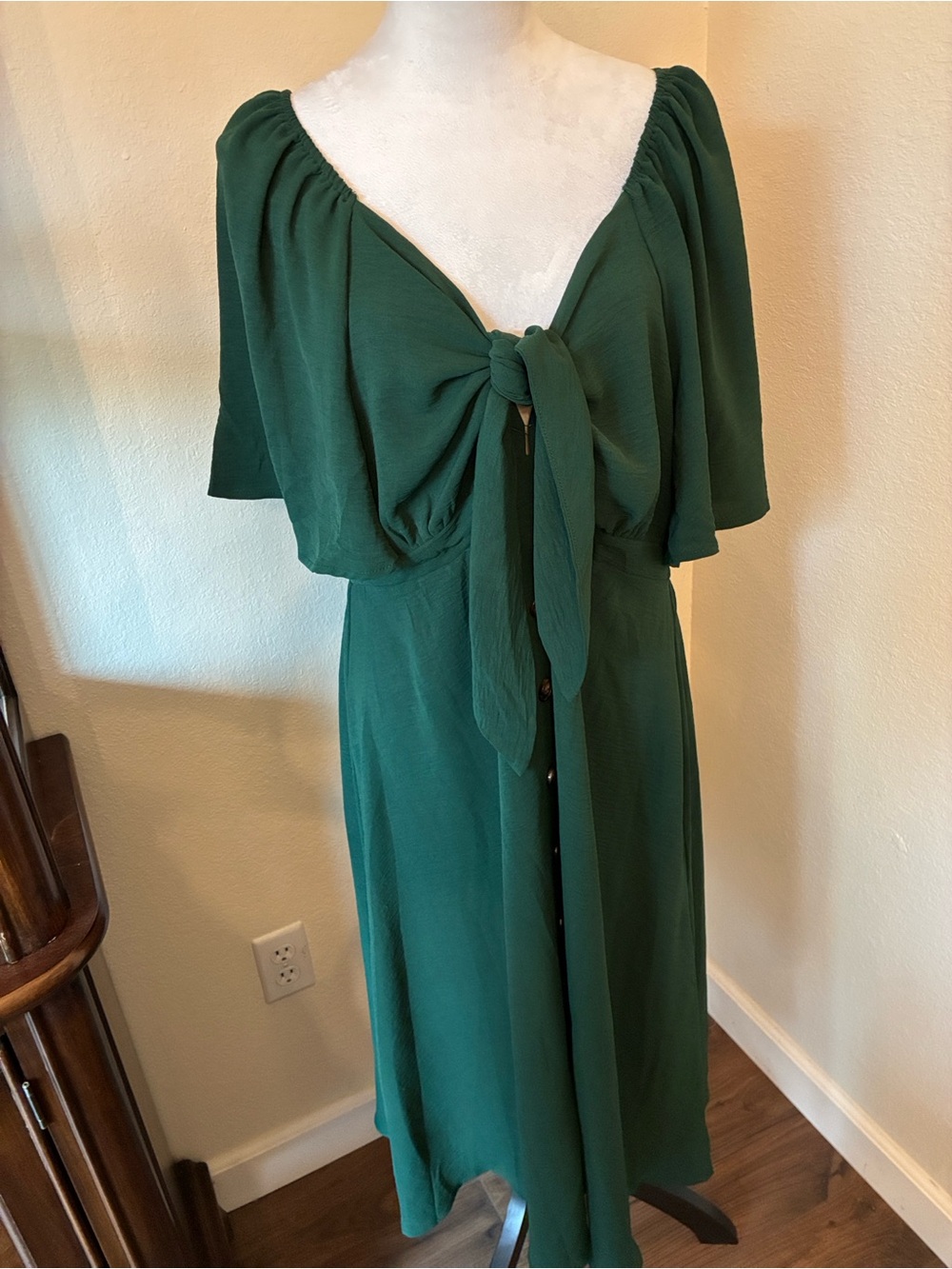 Scomchic Tie-Front Emerald Green Women’s Midi Dress